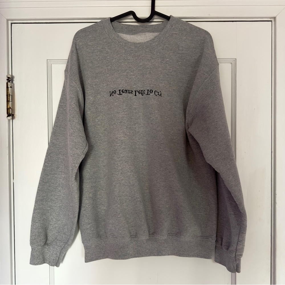 Ariana Grande — Gray Crewneck Sweatshirt
